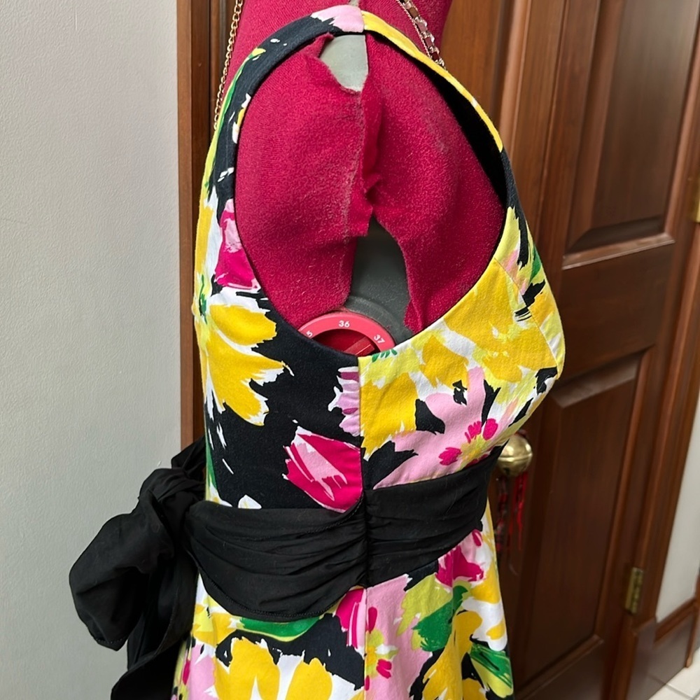 B. Smart  Sleeveless Floral Dress  fit & flare EUC stretch  Black /yellows  SZ 4 - Picture 8 of 14